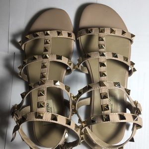 Valentio Garavani Rockstud Nude color size 36